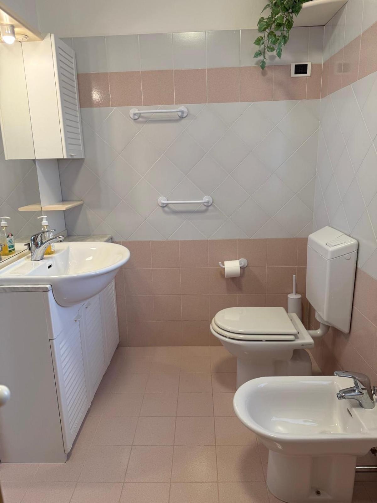 Gracious Apartment Located In The Heart Of Lignano Lignano Sabbiadoro Exterior photo