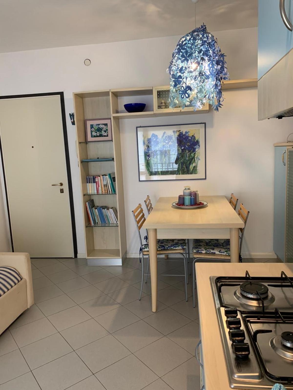 Gracious Apartment Located In The Heart Of Lignano Lignano Sabbiadoro Exterior photo
